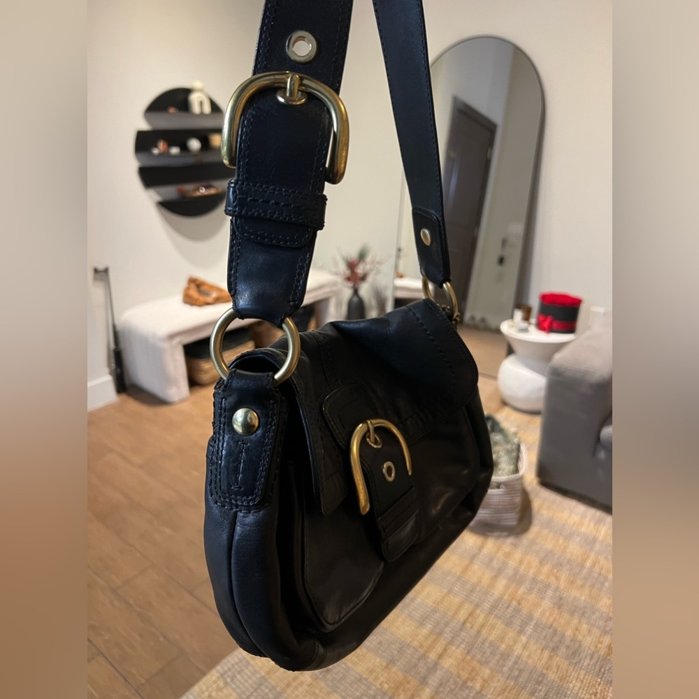 Cool vintage AUTH COACH Shoulder Bag -MUST GO SALE!